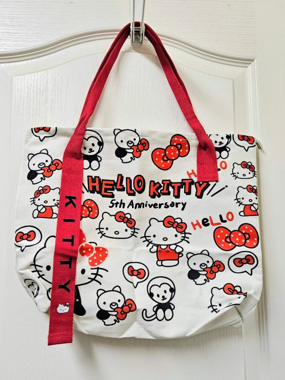 New Women's Kello Kitty Small Zip Tote Bag